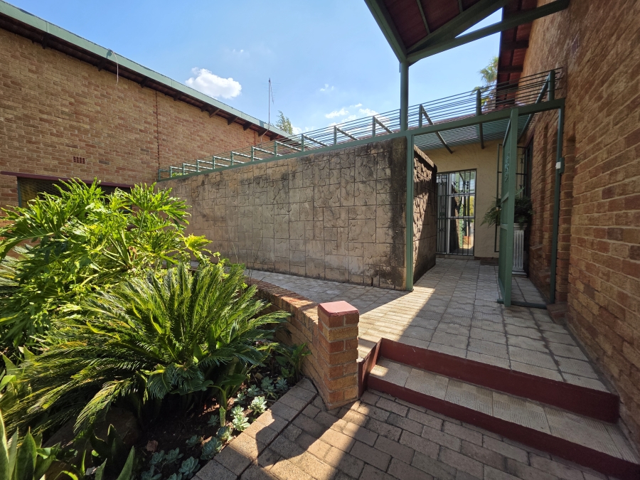 5 Bedroom Property for Sale in Riebeeckstad Free State